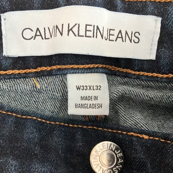 Calvin Klein Jeans - Picture 2 of 9
